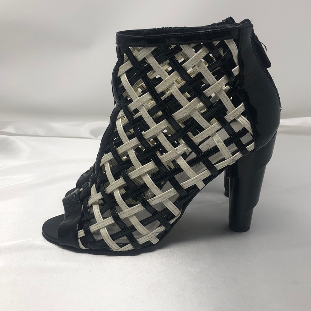 SOLD 💕 Authentic Chanel Black & White Booties - Picture 3 of 7